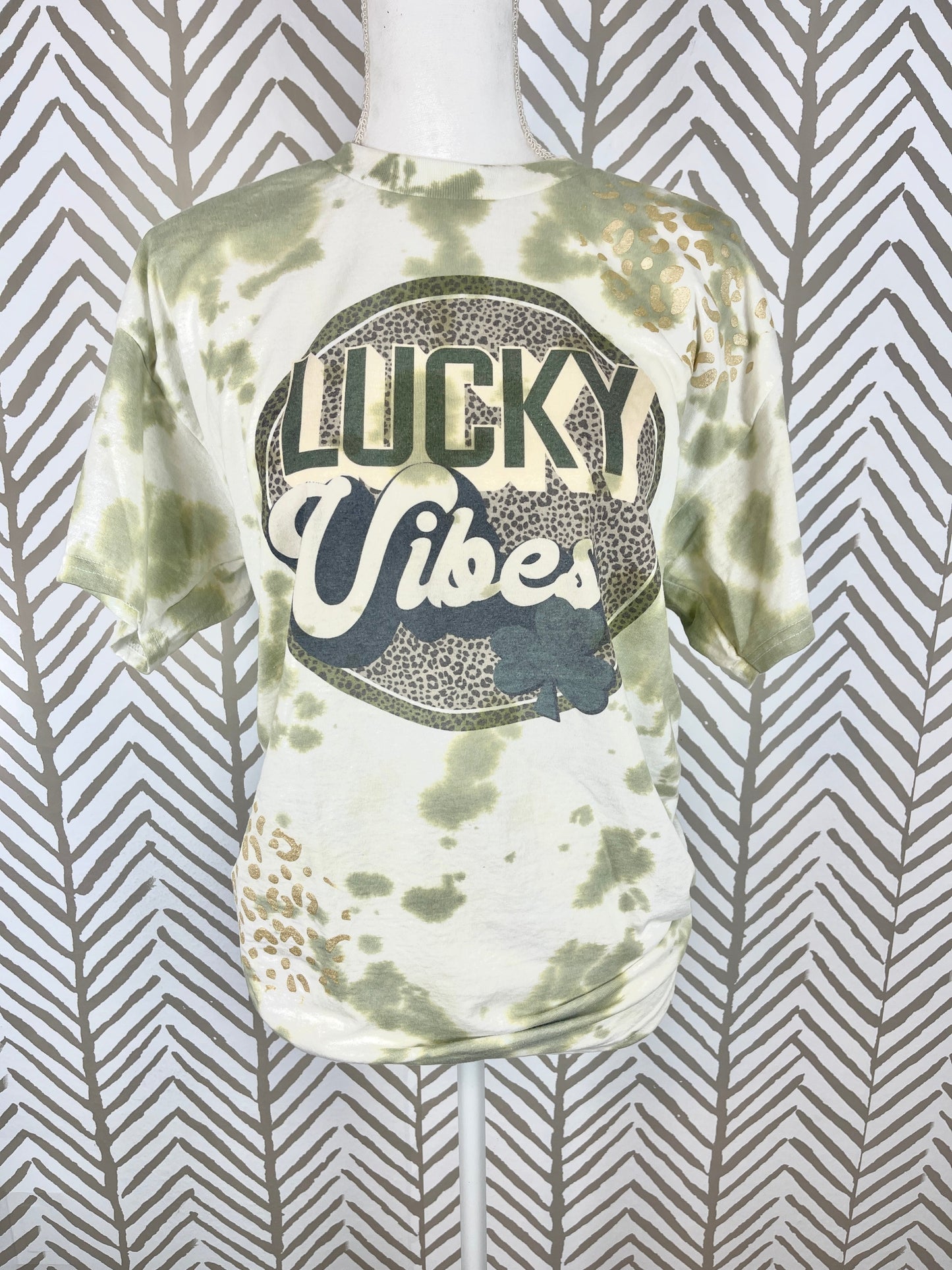 Lucky vibes gold leopard